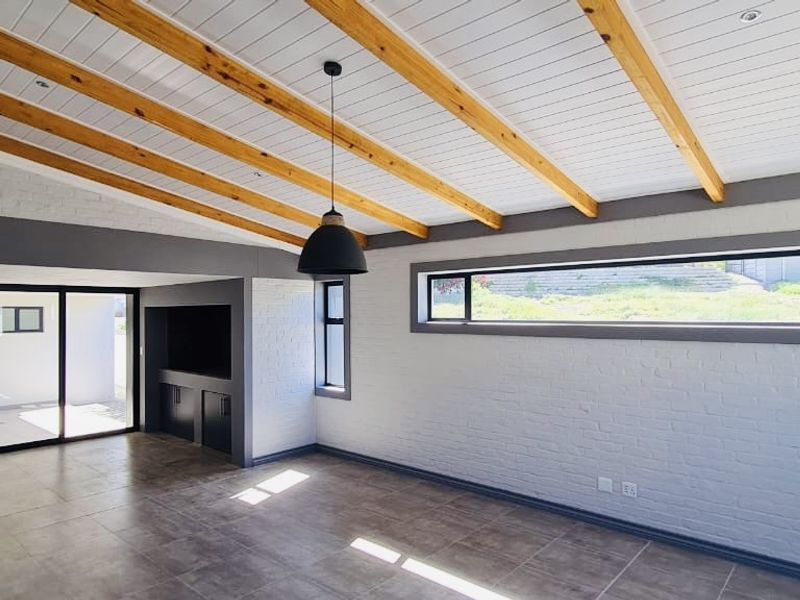 A Tranquil Modern Home - Photo 3