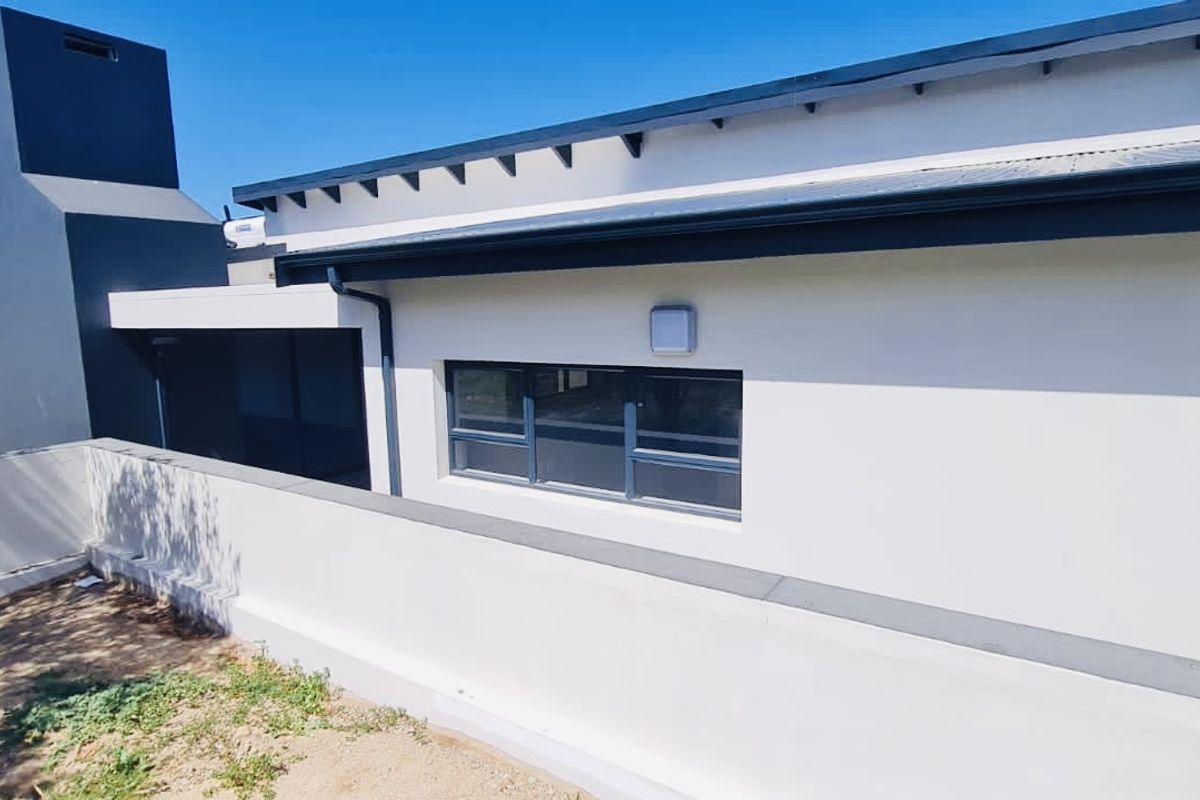 A Tranquil Modern Home - Photo 2