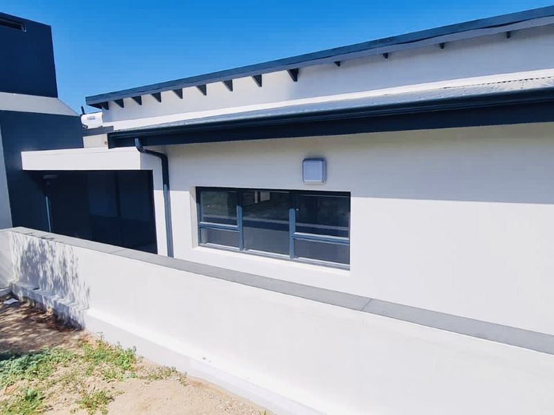 A Tranquil Modern Home - Photo 2