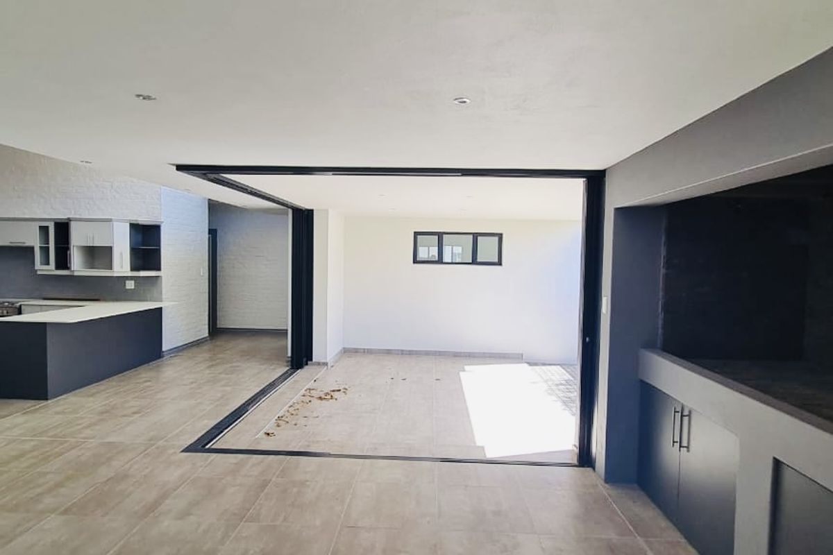 A Tranquil Modern Home - Photo 5