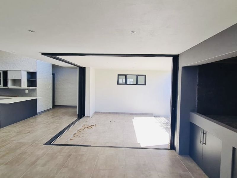 A Tranquil Modern Home - Photo 5