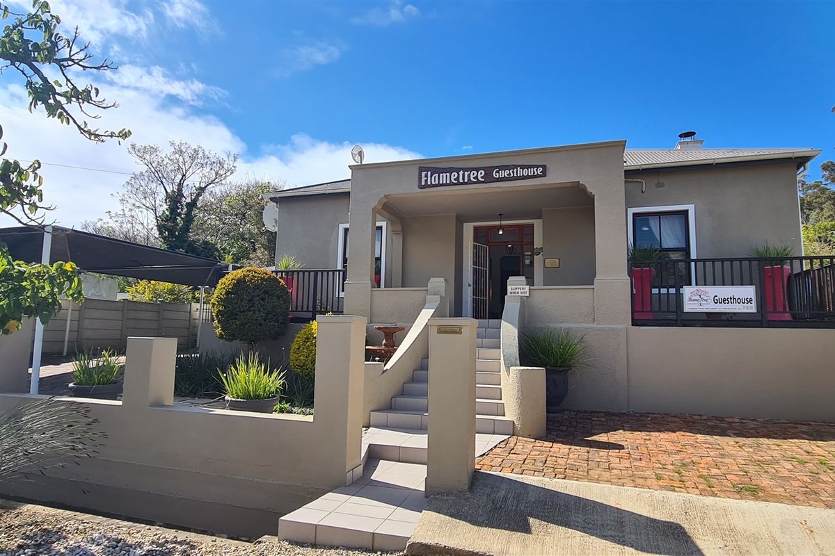 Elevated Beauty Geared For Family Living - Photo 3