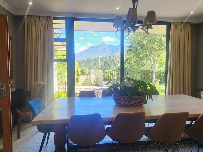 The Height of Luxury | Exquisite 4-Bedroom Masterpiece - Photo 5