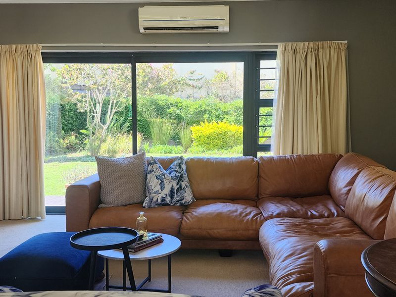 The Height of Luxury | Exquisite 4-Bedroom Masterpiece - Photo 9