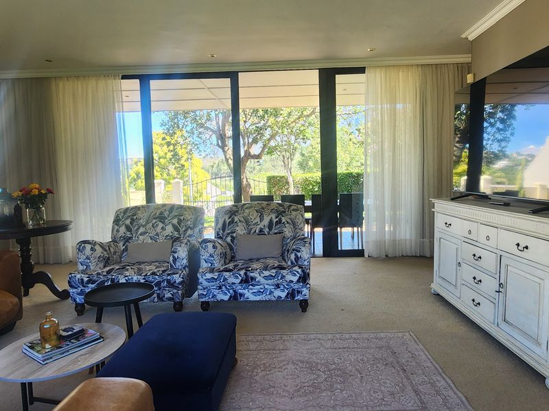 The Height of Luxury | Exquisite 4-Bedroom Masterpiece - Photo 10