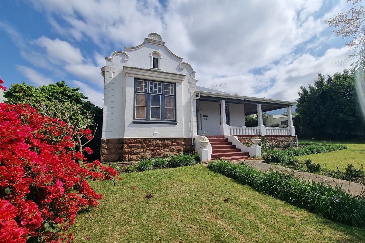 Prime property with perfect business location - Photo 2