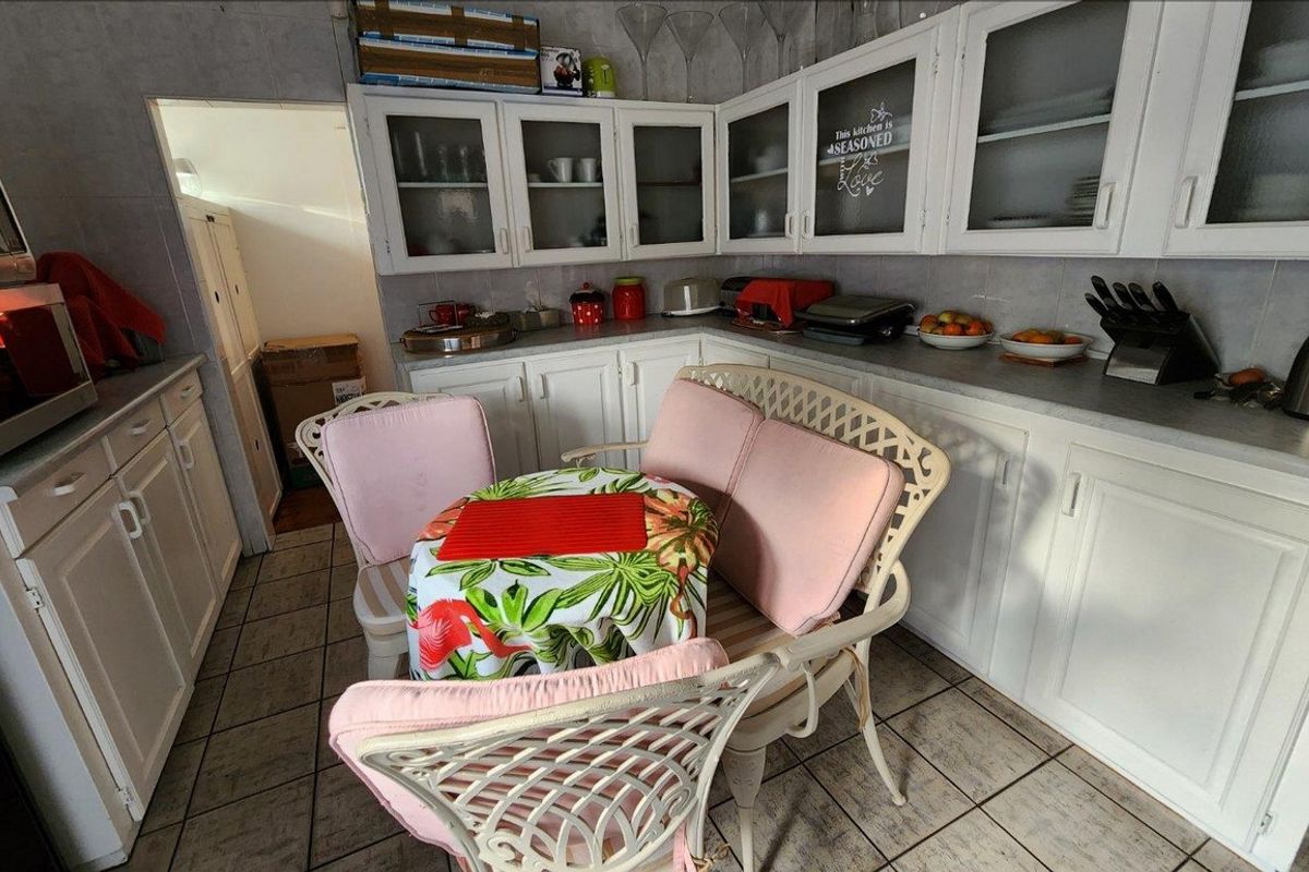 Historical Stone Town Home - Photo 5