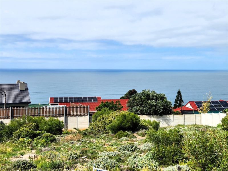 Your Blank Canvas Awaits. A 735m2 oasis in Dana Bay - Photo 4