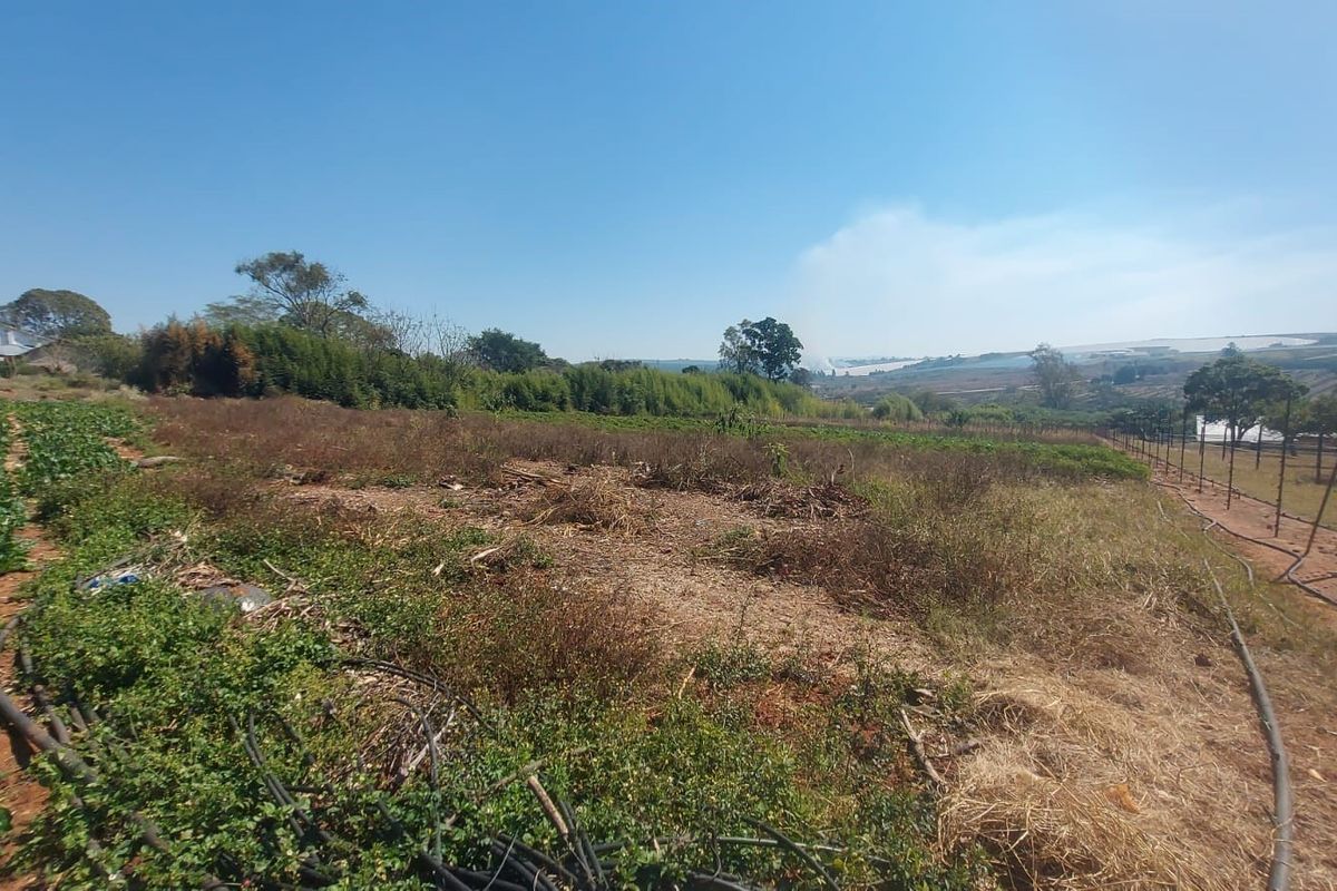 This piece of vacant land is 2,4197 Hectare in size and ideal for building your dream home. - Photo 4