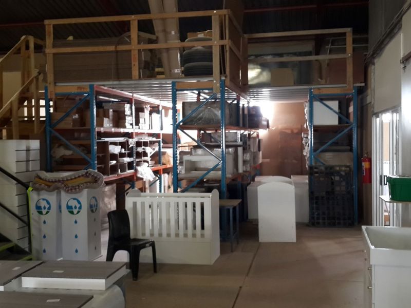 A 940 sqm Industrial property on a 1686 sqm stand, with unhindered access from Solomon Street.