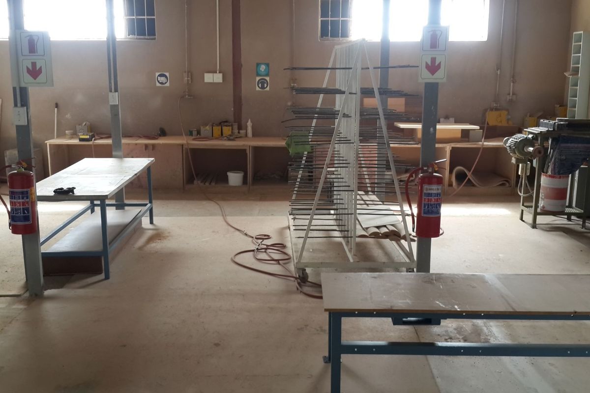 A 940 sqm Industrial property on a 1686 sqm stand, with unhindered access from Solomon Street. - Photo 3