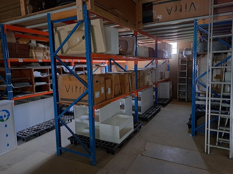 A 940 sqm Industrial property on a 1686 sqm stand, with unhindered access from Solomon Street. - Photo 4