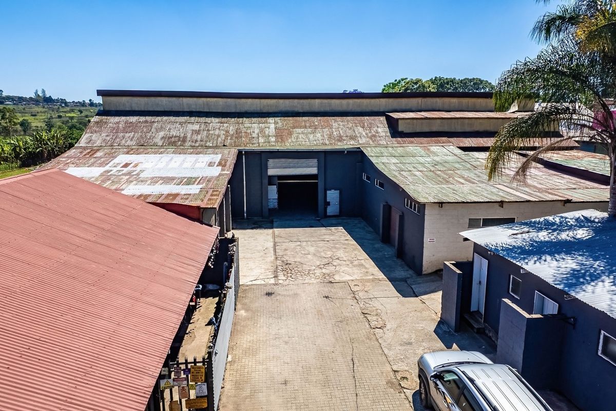 Large Industrial buildings, situated on the outskirts of White River - Photo 3