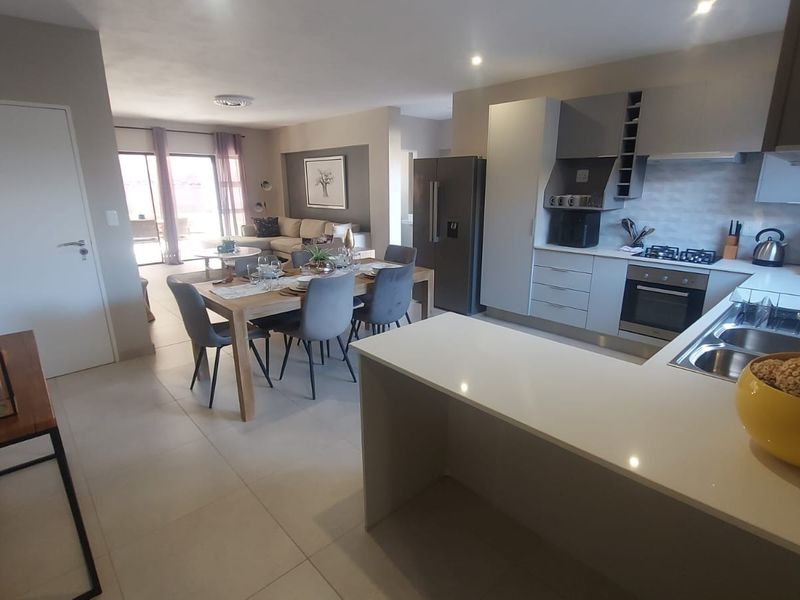 WEST ROCK VILLAS – BRAND-NEW DEVELOPMENT - Photo 2