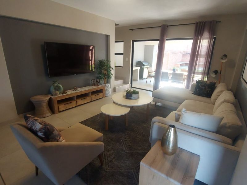 WEST ROCK VILLAS – BRAND-NEW DEVELOPMENT - Photo 1