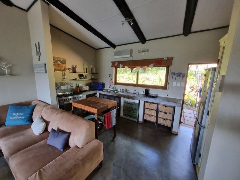 Spacious 2 en suite bedrooms  sectional title home in Hazey River Country Estate - Photo 4