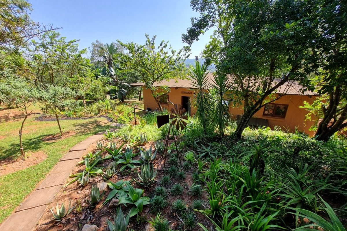 Spacious 2 en suite bedrooms  sectional title home in Hazey River Country Estate - Photo 3