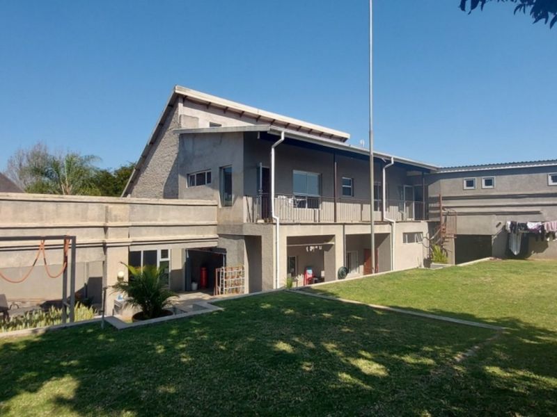 9,5 Ha Small Holdings in a popular part of White River. - Photo 9