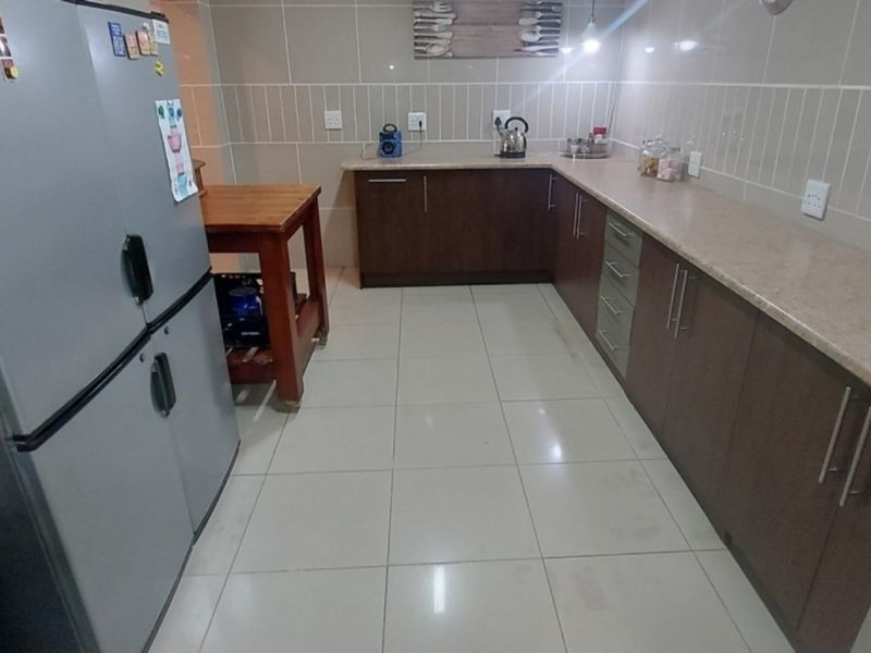 9,5 Ha Small Holdings in a popular part of White River. - Photo 8