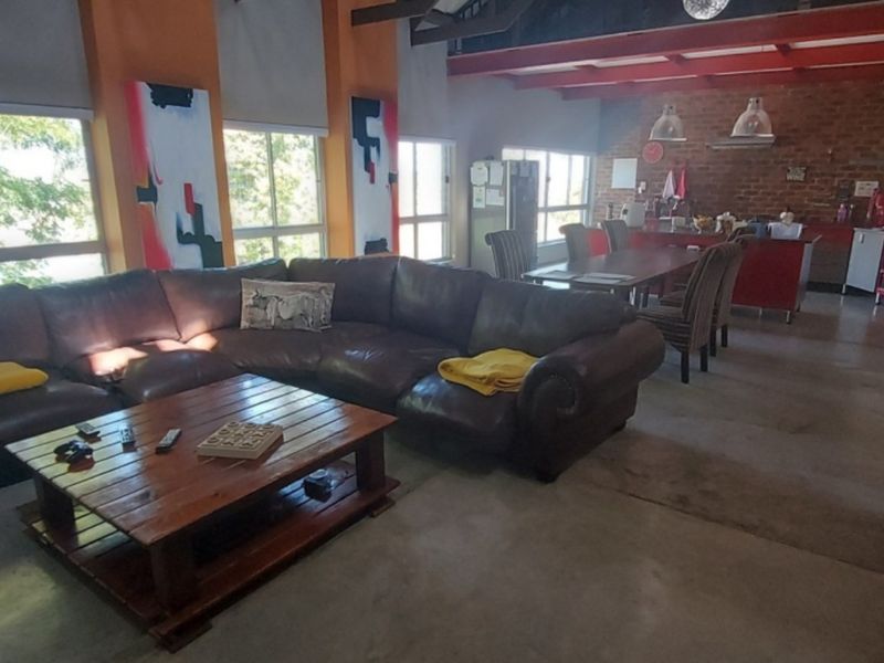 9,5 Ha Small Holdings in a popular part of White River. - Photo 6