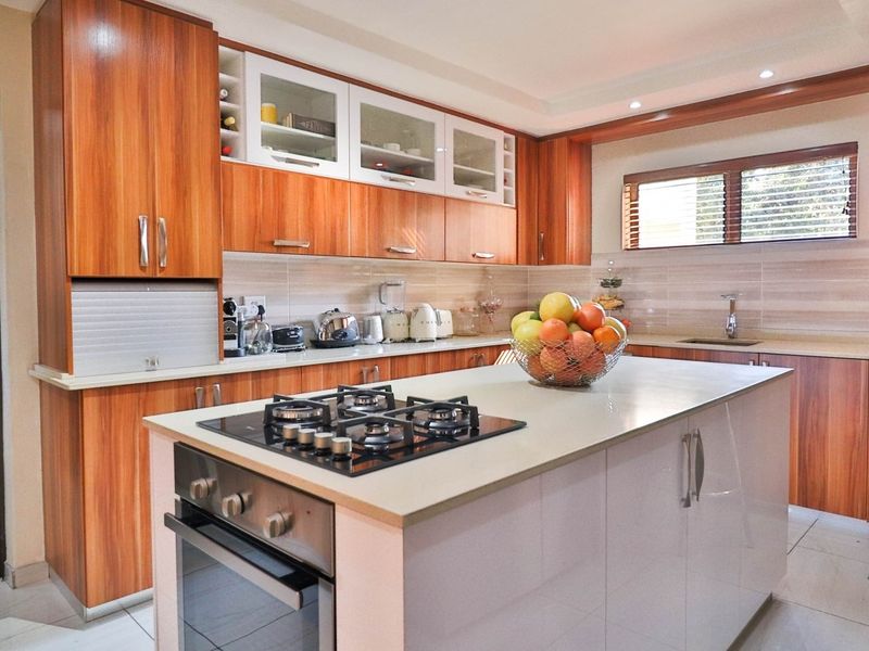 This magnificent residence in a gated Security Estate in Mbombela, boasts an array of features - Photo 6