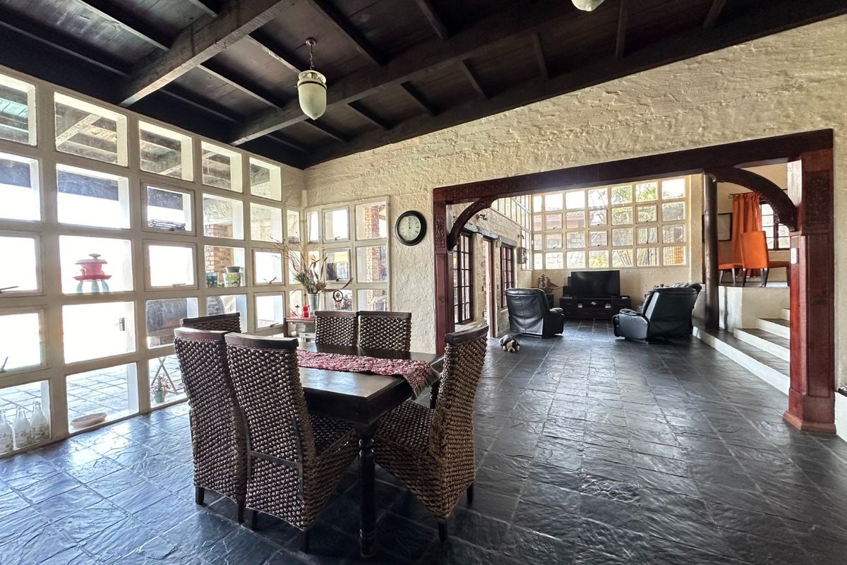 WHITE RIVER EXT 6 – ENTERTAINERS HOME FOR SALE - Photo 4