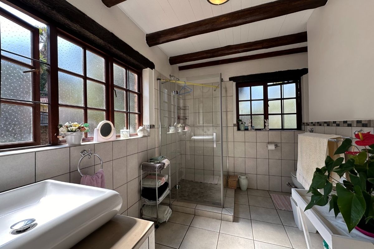 WHITE RIVER EXT 6 – ENTERTAINERS HOME FOR SALE - Photo 3