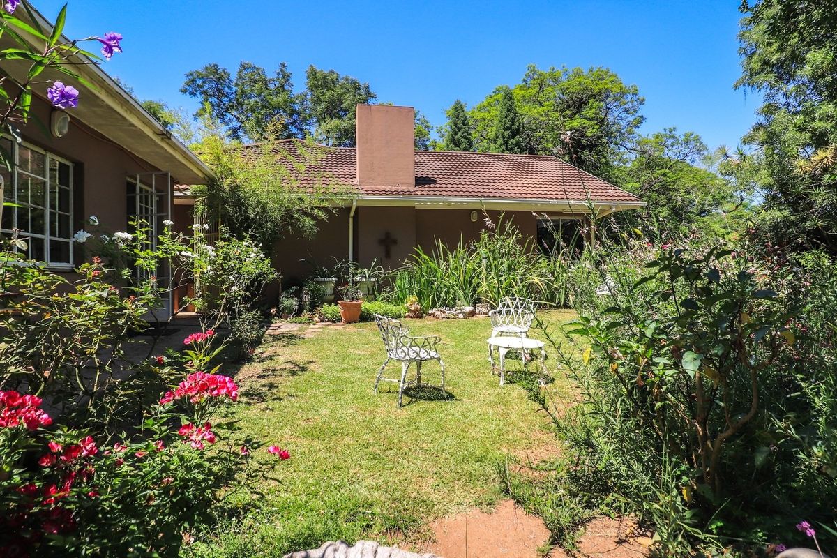 7 PROPERTIES ON THIS 5,1391 HECTARES SMALL HOLDING CLOSE TO TOWN - Photo 4