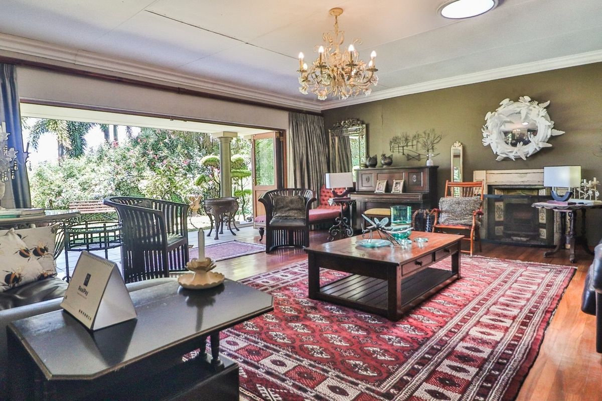 7 PROPERTIES ON THIS 5,1391 HECTARES SMALL HOLDING CLOSE TO TOWN - Photo 3