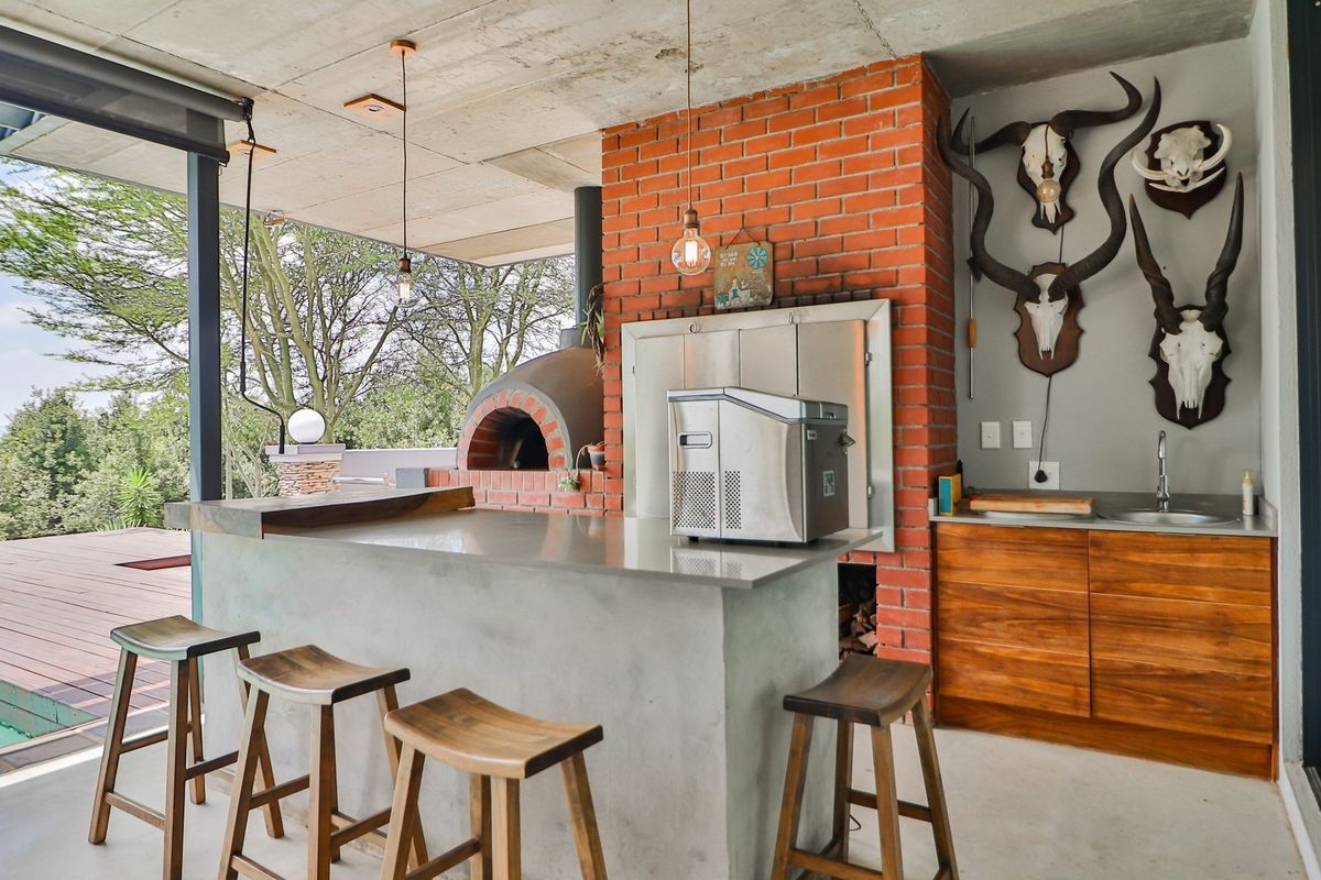 Architect-Designed Modern Four-Bedroom House  with Macadamia trees in production on Yaverland Road - Photo 3