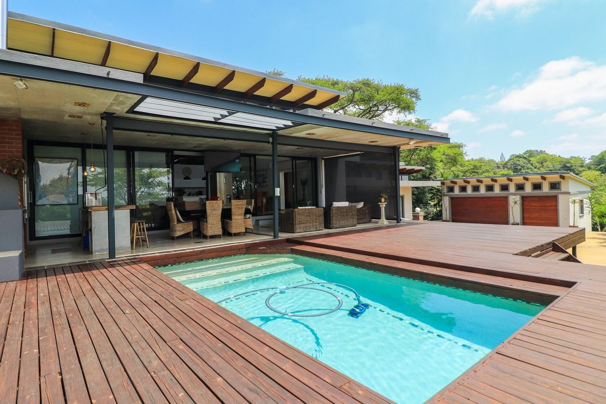 Architect-Designed Modern Four-Bedroom House  with Macadamia trees in production on Yaverland Road - Photo 4