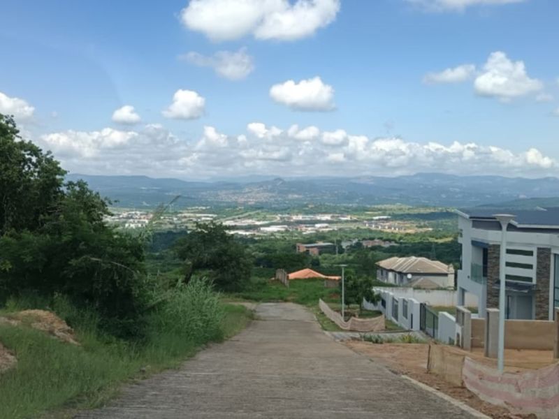 BREATHTAKING VIEW OVER NELSPRUIT FROM DRUM ROCK ESTATE - Photo 8