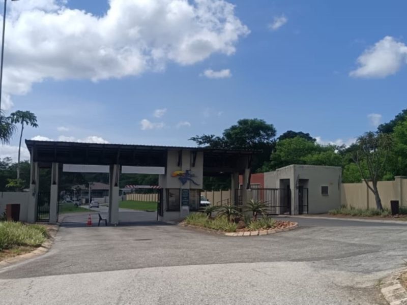 BREATHTAKING VIEW OVER NELSPRUIT FROM DRUM ROCK ESTATE - Photo 5