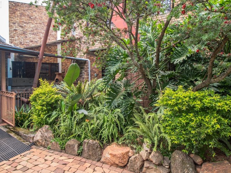 Business Opportunity: 8-Bedroom House, Each with a on-suite Bathroom - Photo 3