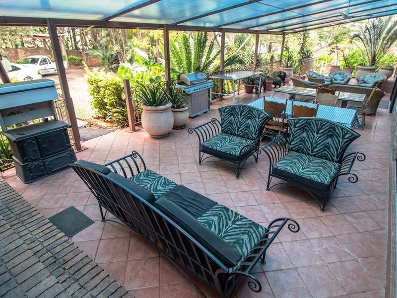 Business Opportunity: 8-Bedroom House, Each with a on-suite Bathroom - Photo 2