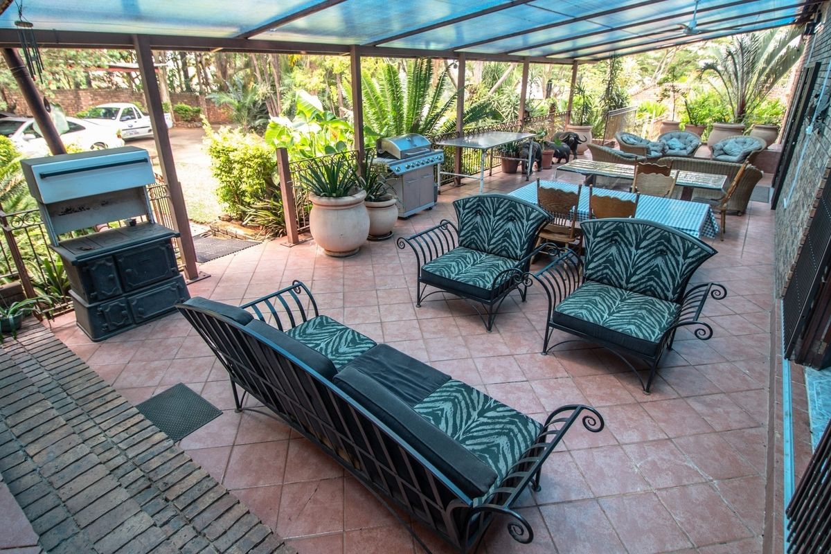 Business Opportunity: 8-Bedroom House, Each with a on-suite Bathroom - Photo 2