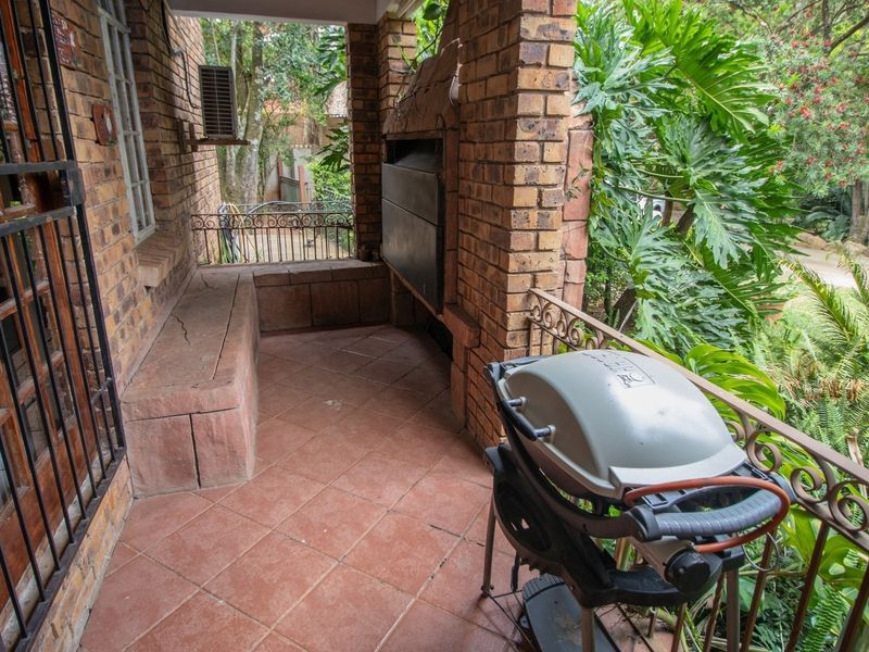 Business Opportunity: 8-Bedroom House, Each with a on-suite Bathroom - Photo 9