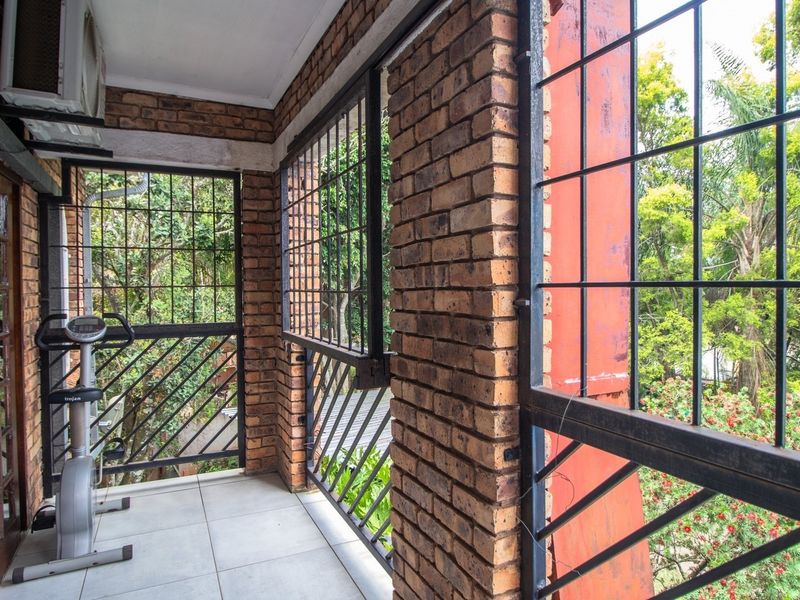 Business Opportunity: 8-Bedroom House, Each with a on-suite Bathroom - Photo 7