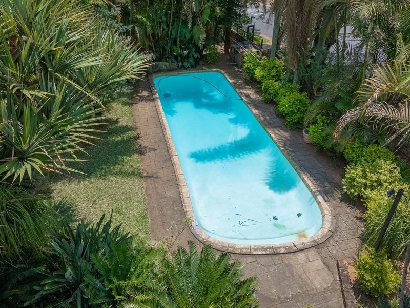 Business Opportunity: 8-Bedroom House, Each with a on-suite Bathroom - Photo 5