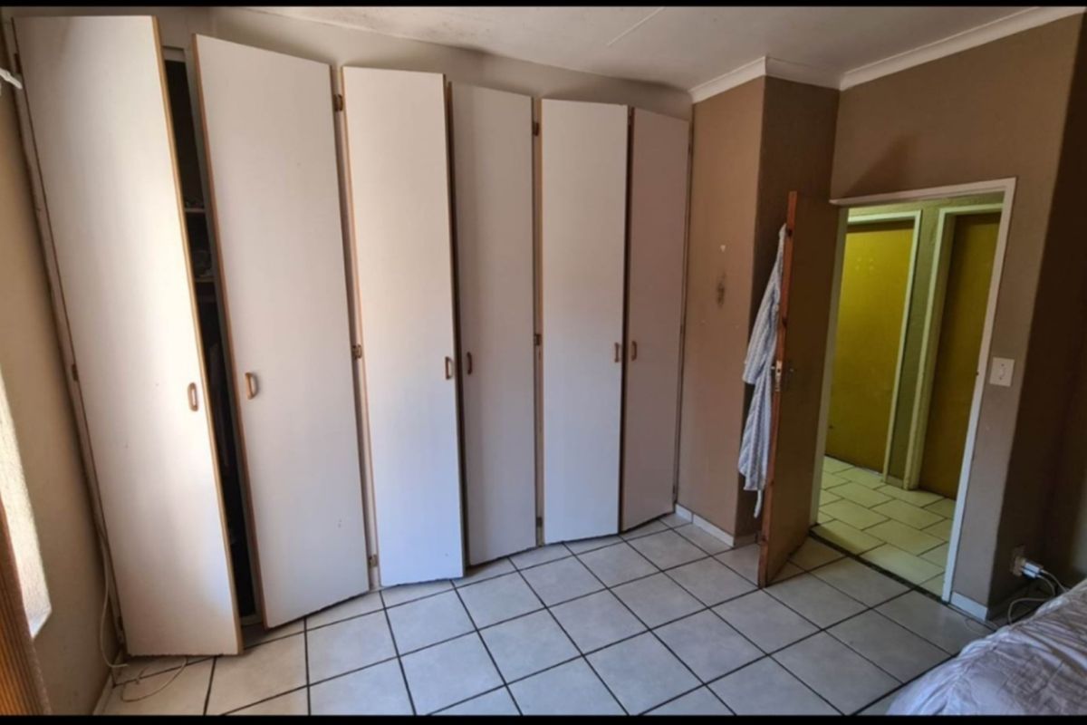 INVESTMENT or PERMANENT RESIDENCE - NO TRANSFER DUTY - Photo 5