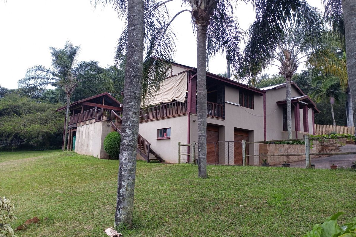 Exceptional Opportunity: Plot with Main House and 2 Additional Flats for Sale - Photo 3