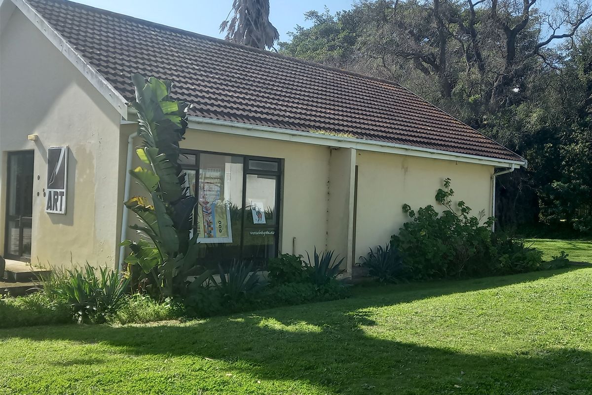 Commercial property for sale - Photo 2