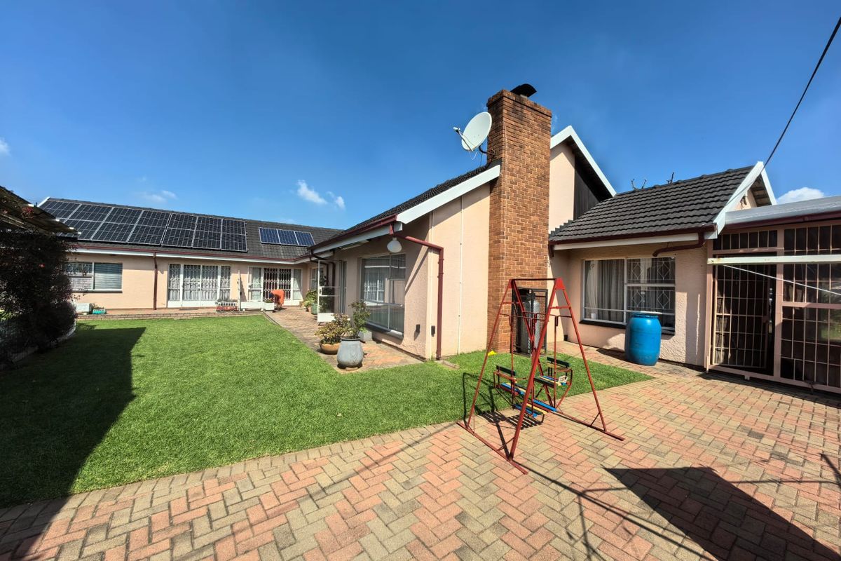 calling all investors to com and check this property! - Photo 3