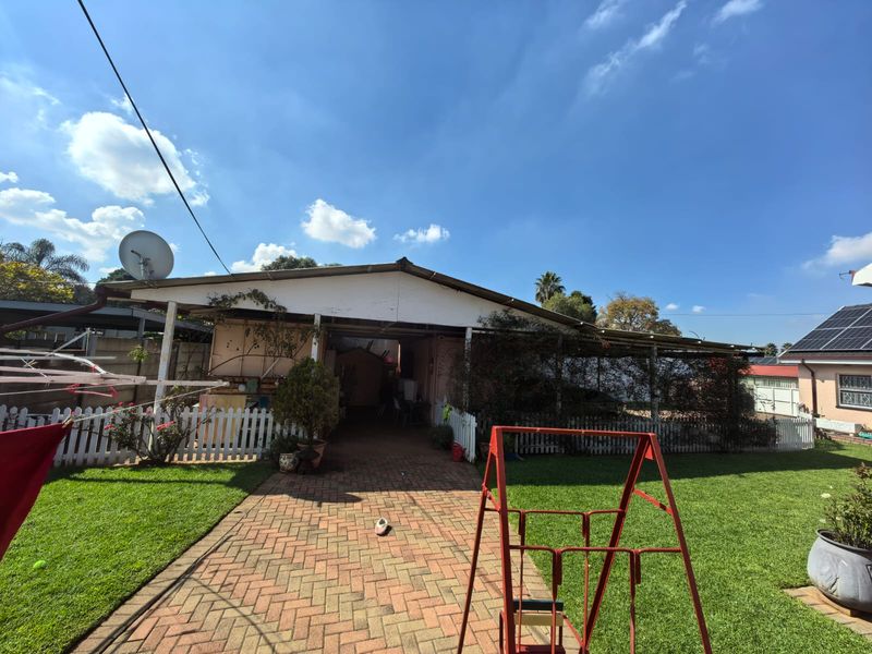 calling all investors to com and check this property! - Photo 2