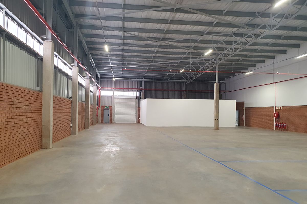 Warehouse to rent in business park on Route 21, Olifantsfontein - Photo 2