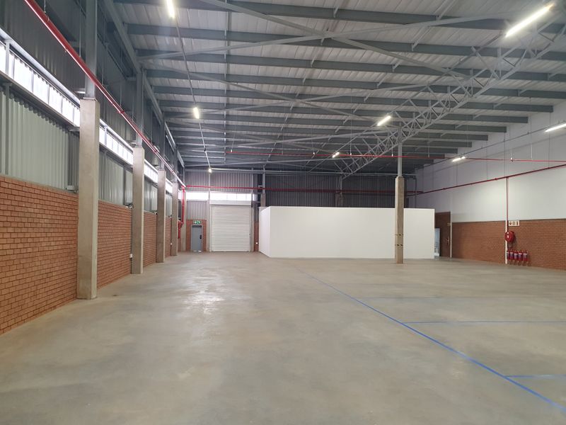 Warehouse to rent in business park on Route 21, Olifantsfontein - Photo 2
