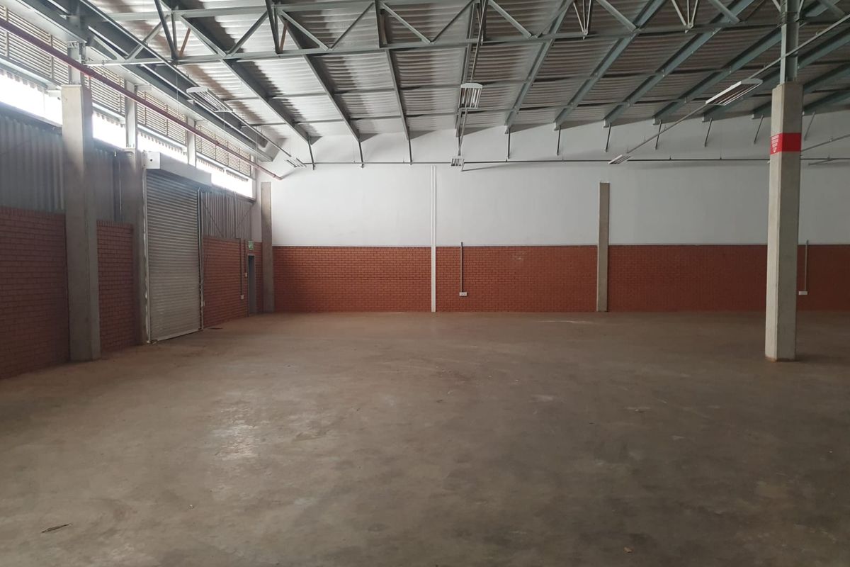 Warehouse to rent in business park on Route 21, Olifantsfontein - Photo 3