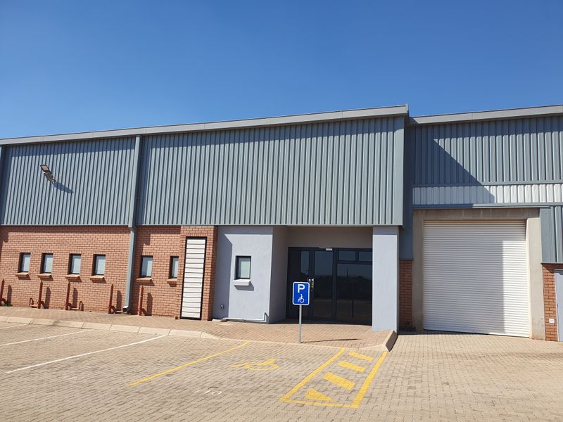Mini warehouses to let off R21 motorway - Photo 8