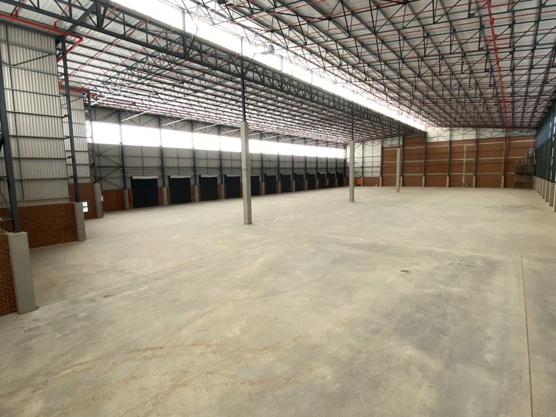 New Build 7731m2 Warehouse to Let in North Riding - Photo 9