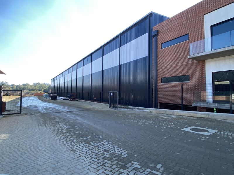 New Build 7731m2 Warehouse to Let in North Riding - Photo 2